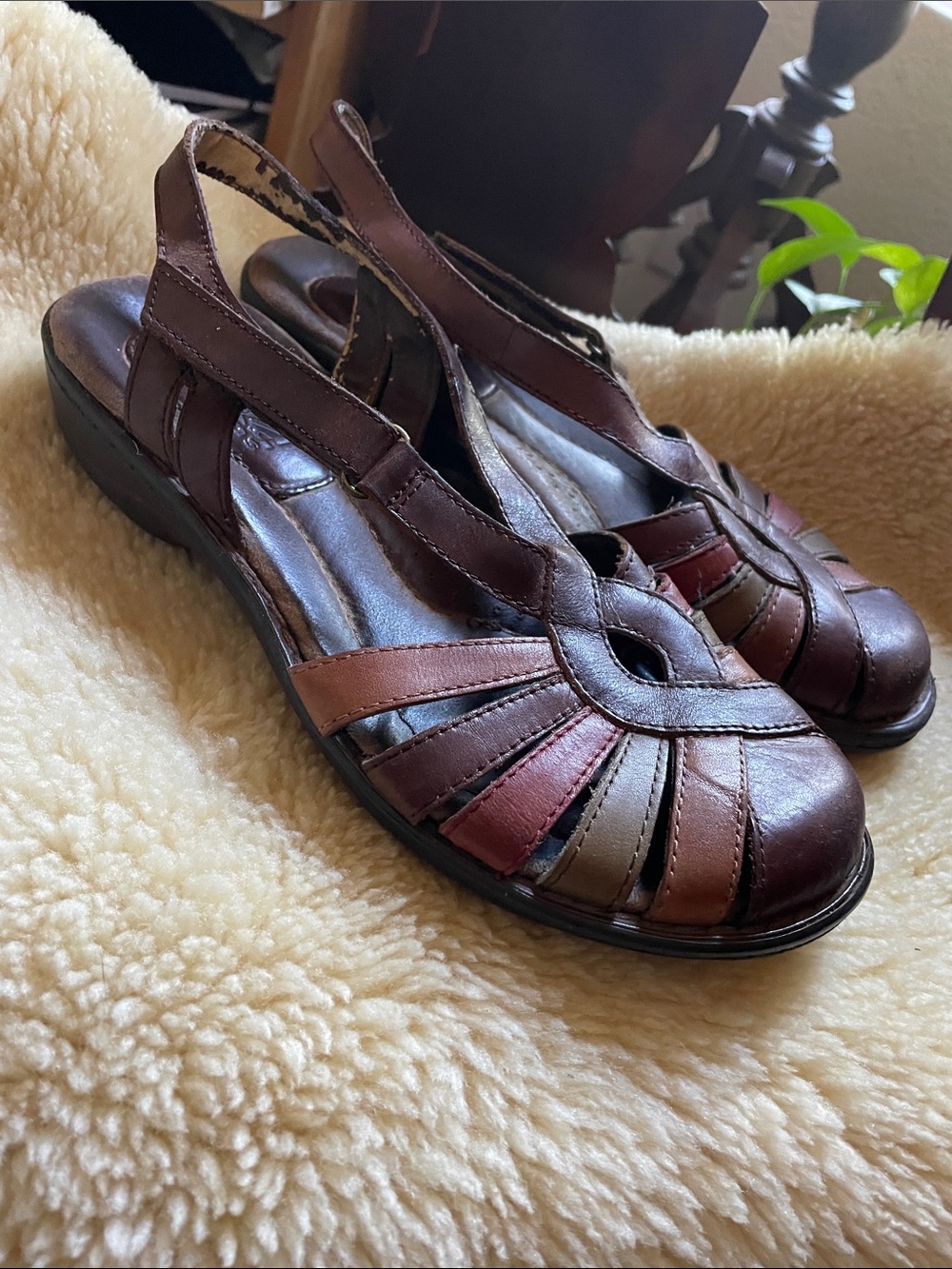 Earth Origins Women's Multi-Tone Leather Slingback Sandals in Brown and Burgundy
